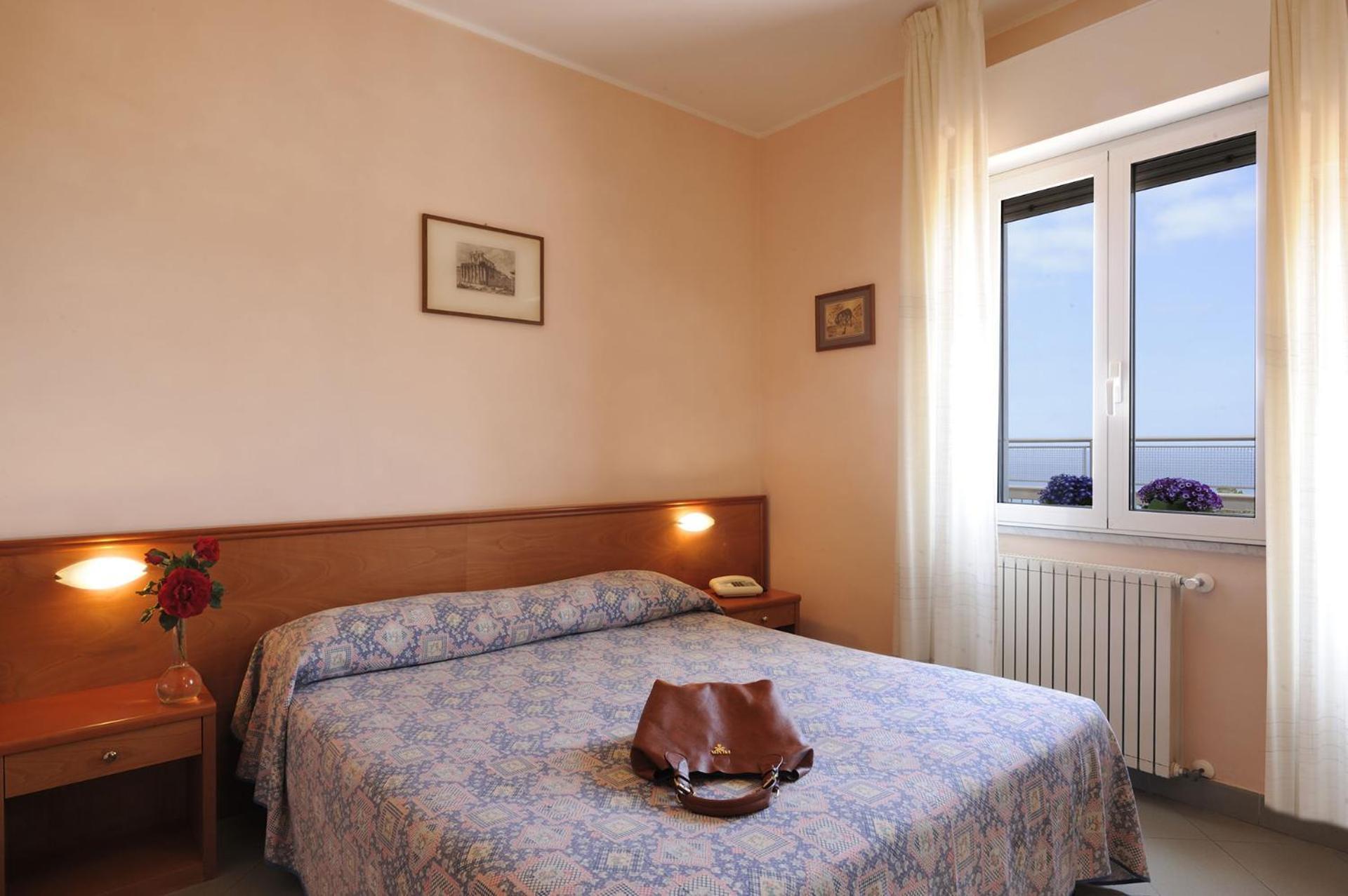 Hotel Tritone Лайгуэлья Экстерьер фото