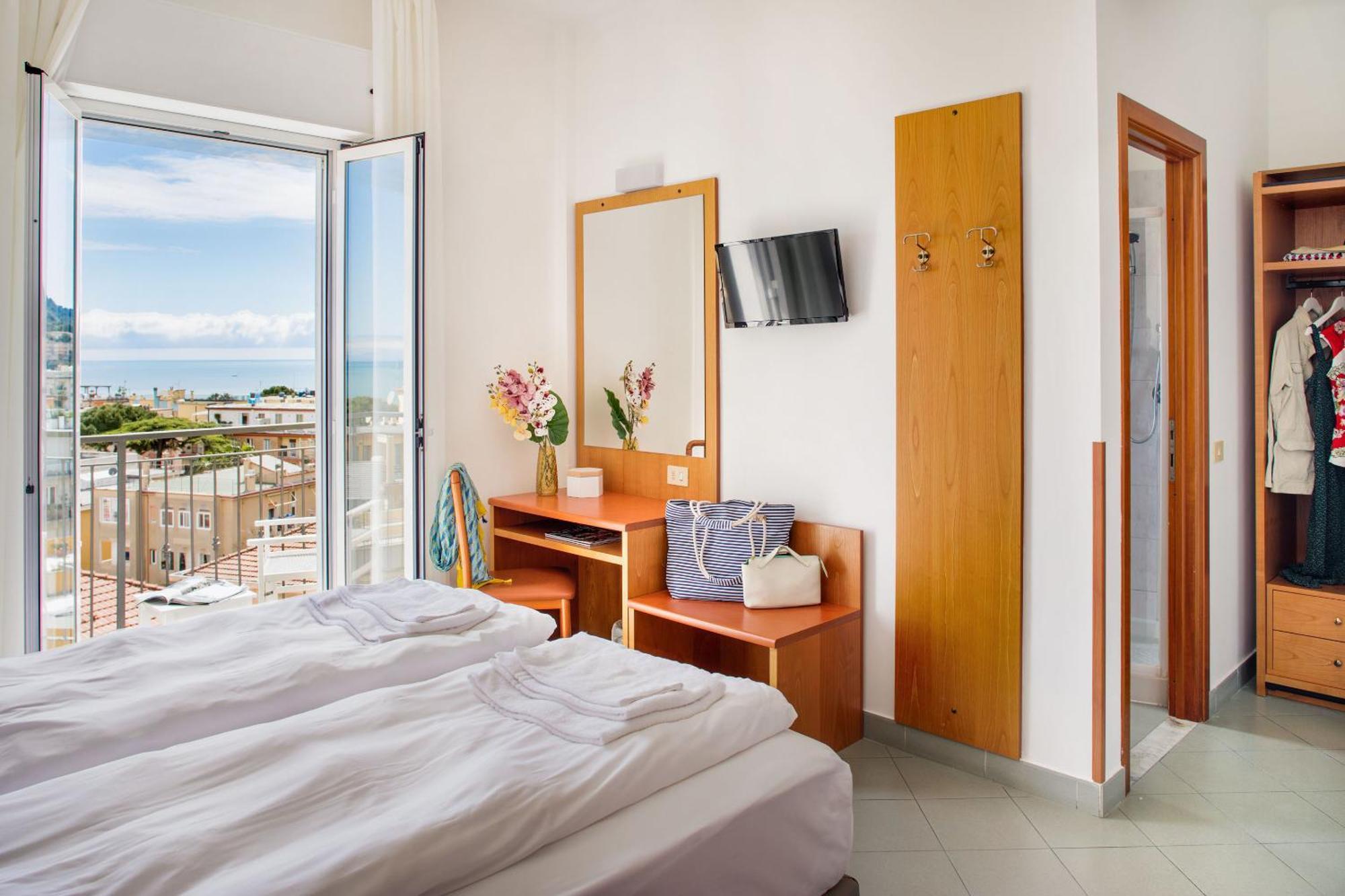 Hotel Tritone Лайгуэлья Экстерьер фото