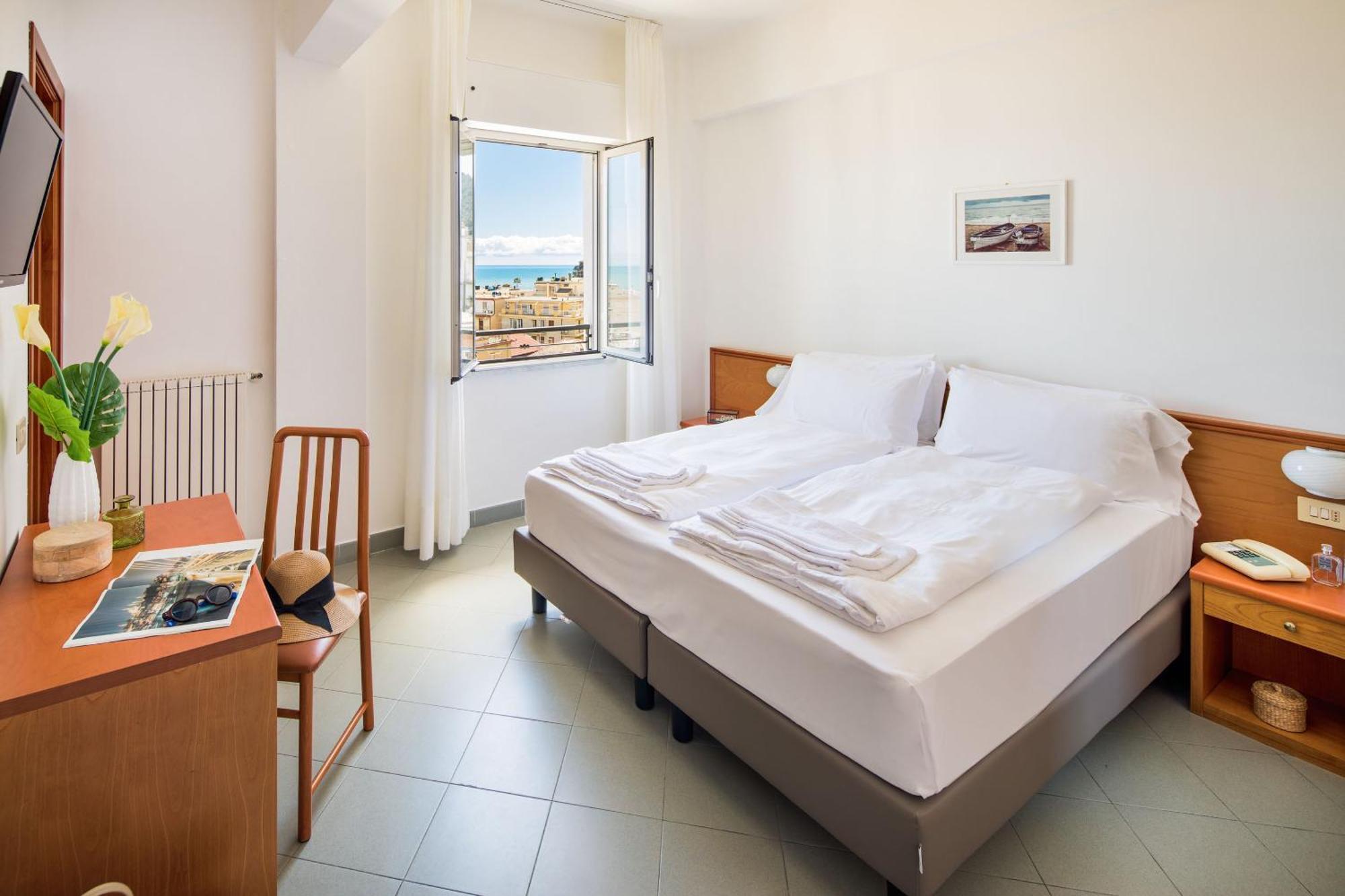 Hotel Tritone Лайгуэлья Экстерьер фото