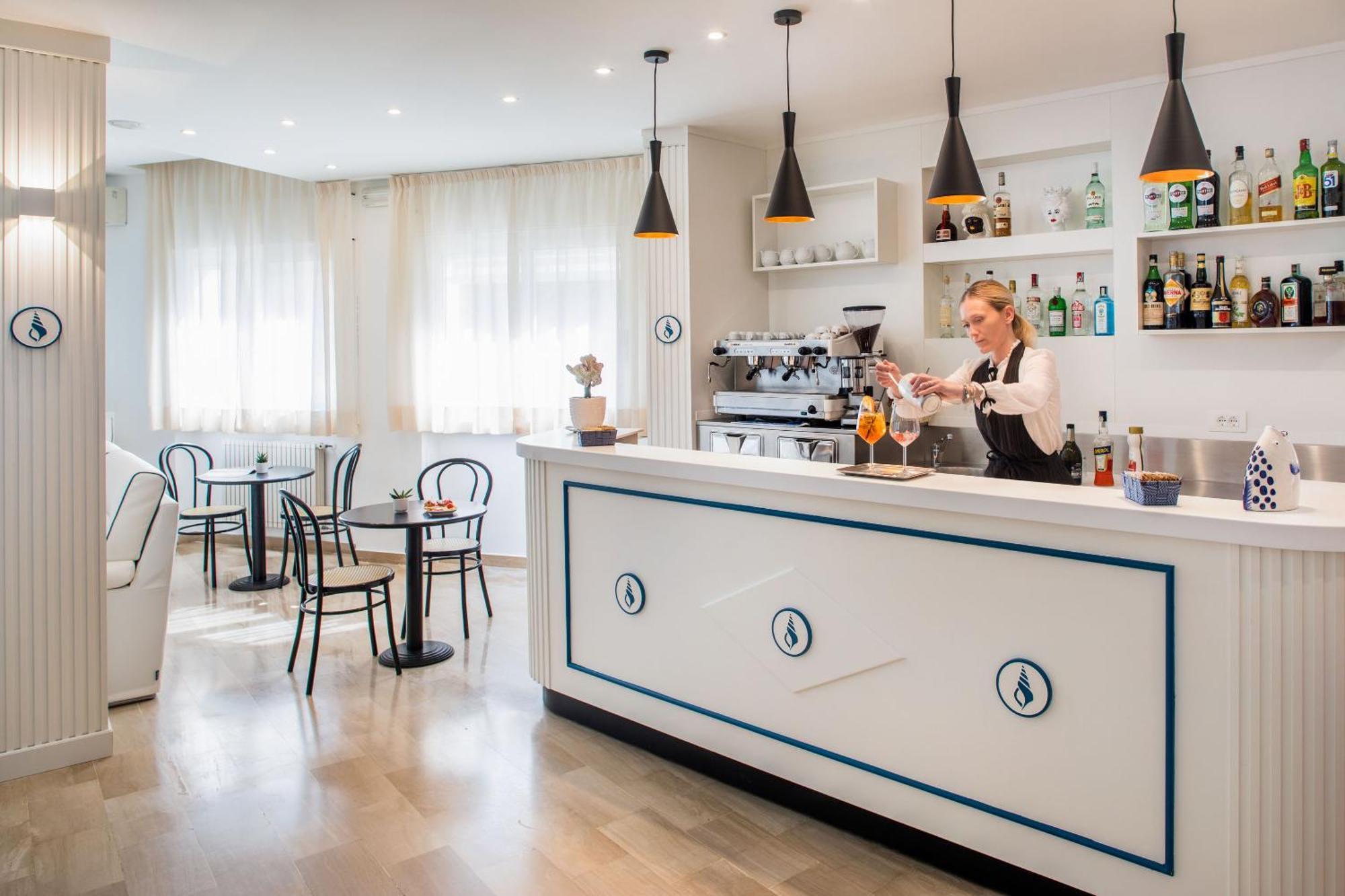 Hotel Tritone Лайгуэлья Экстерьер фото