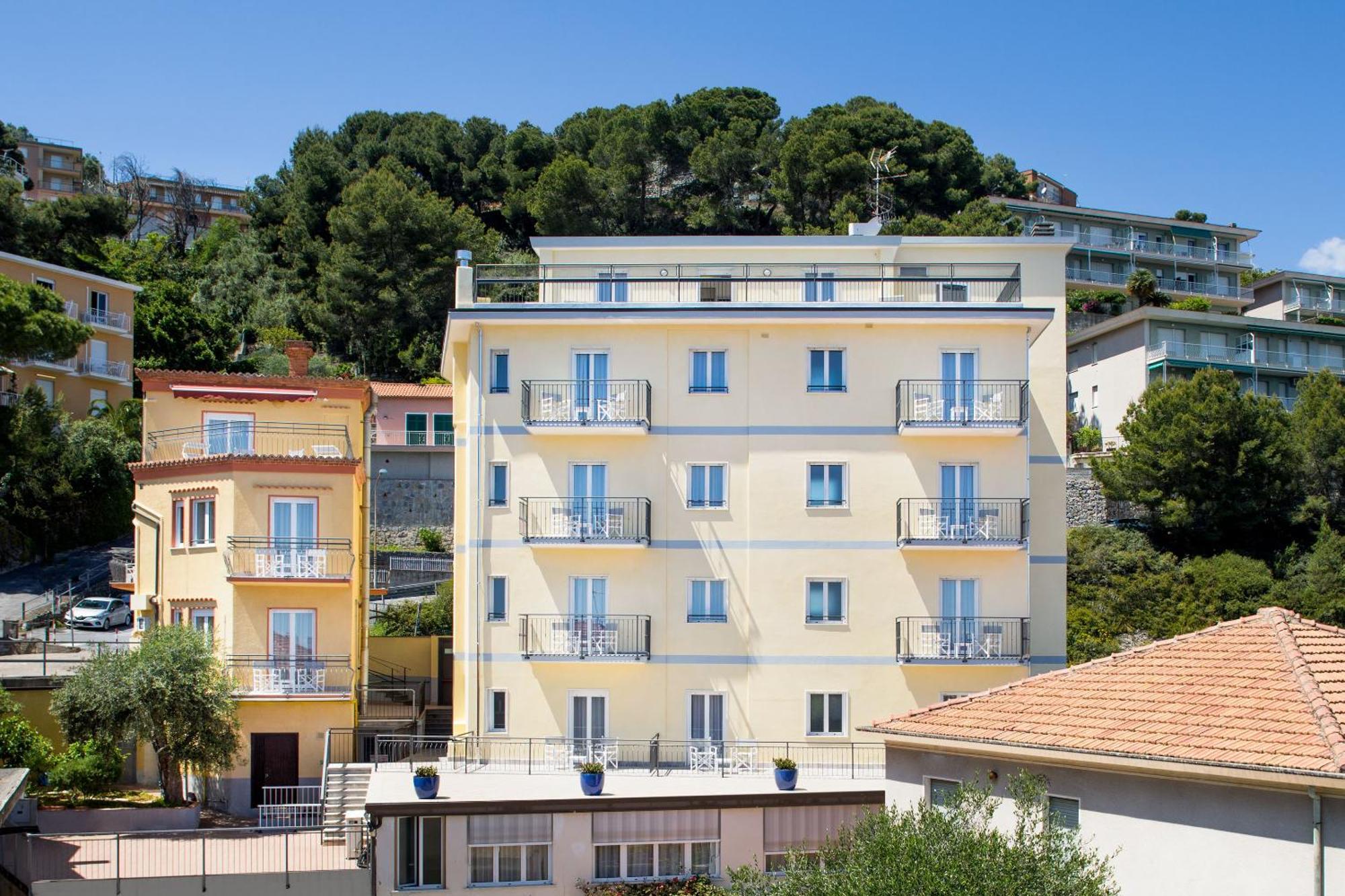 Hotel Tritone Лайгуэлья Экстерьер фото