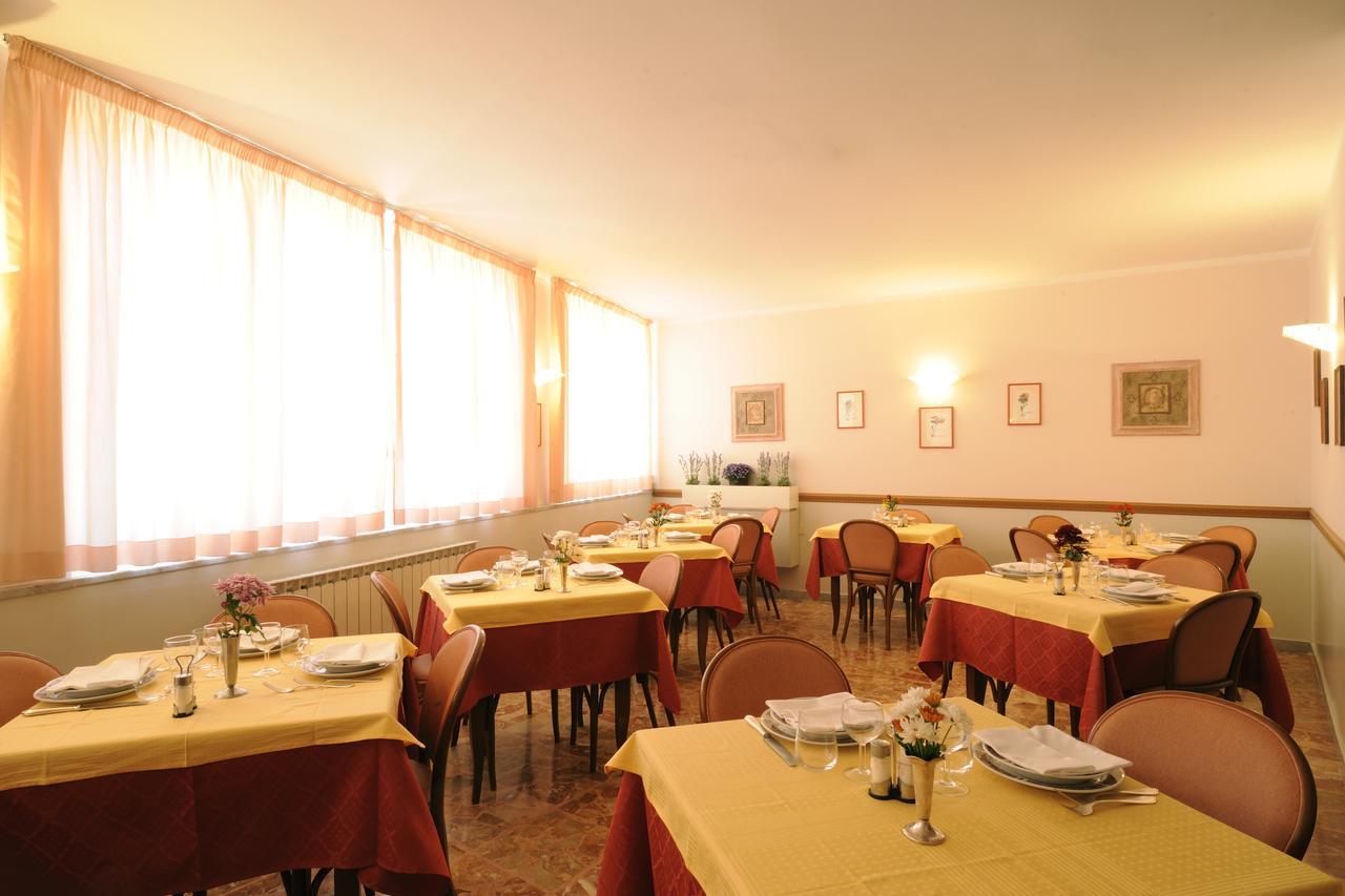 Hotel Tritone Лайгуэлья Экстерьер фото